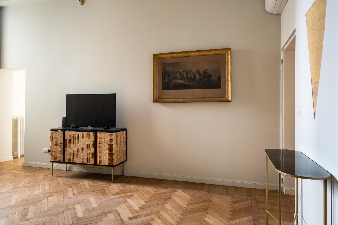 Appartamento D'Azeglio Nel Salotto Di Bologna Bagian luar foto
