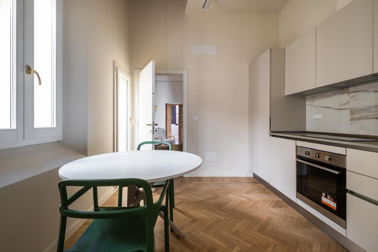 Appartamento D'Azeglio Nel Salotto Di Bologna Bagian luar foto