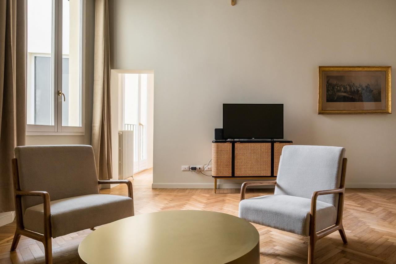 Appartamento D'Azeglio Nel Salotto Di Bologna Bagian luar foto