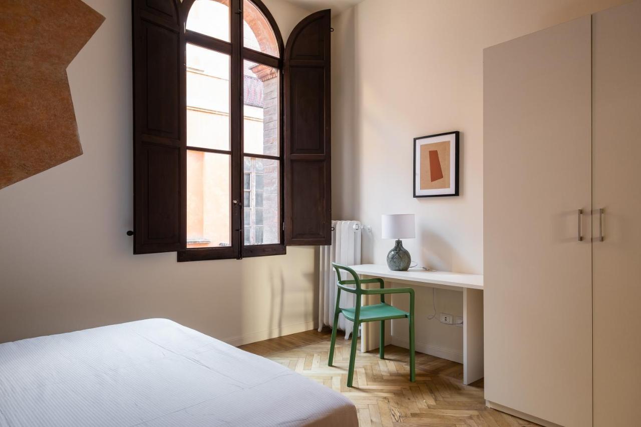 Appartamento D'Azeglio Nel Salotto Di Bologna Bagian luar foto