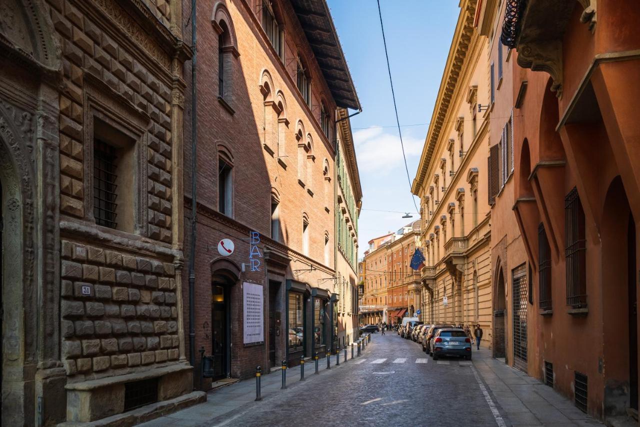 Appartamento D'Azeglio Nel Salotto Di Bologna Bagian luar foto