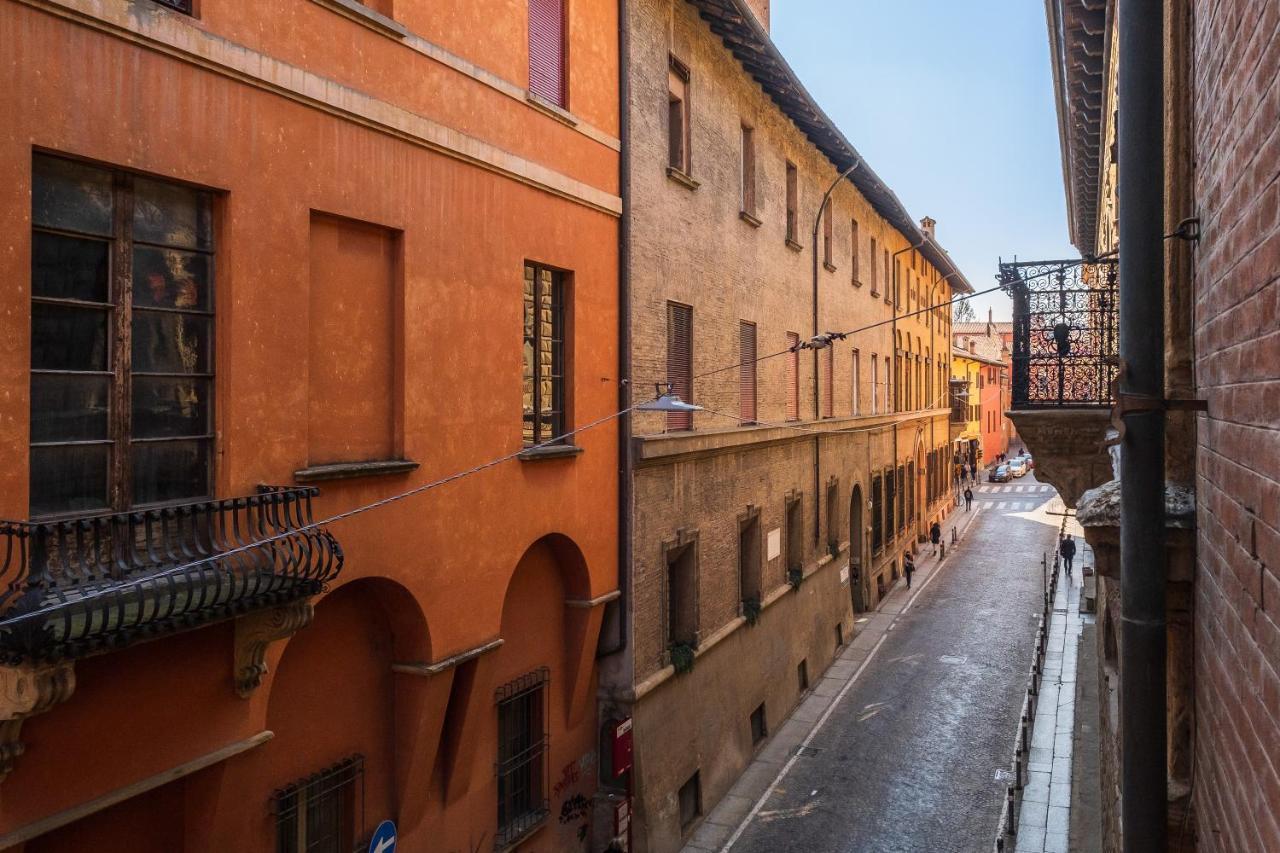 Appartamento D'Azeglio Nel Salotto Di Bologna Bagian luar foto